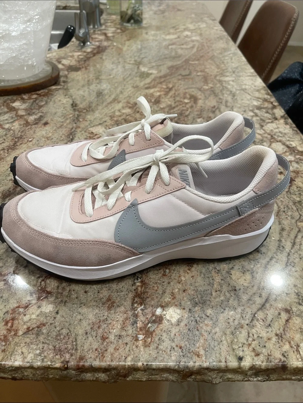Nike Women's Pale Pink and Light Gray Low-Profile Sneakers S:12